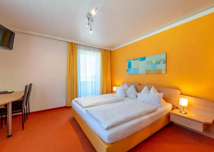 Fruhstuckspension Haus Ahamer Гостевой дом 3*