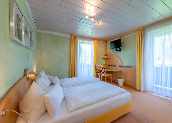 Fruehstueckspension Haus Ahamer 3* Ebensee